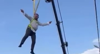 Bursa'da damadı vinçte sallandırdılar