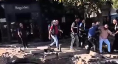 Bursa’da kafeterya yıkımında ortalık karıştı