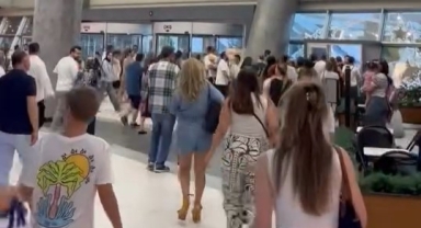 Bursa'daki AVM'lerde deprem paniği