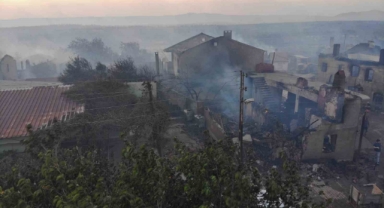 Çanakkale'de alevlere teslim olan Saçaklı köyü böyle görüntülendi