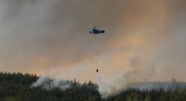 Gelibolu’da devam eden orman yangını dron ile görüntülendi