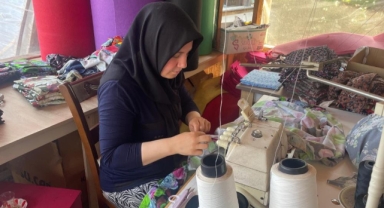 Gelin geldiği Osmanlı köyünün şalvarcısı oldu