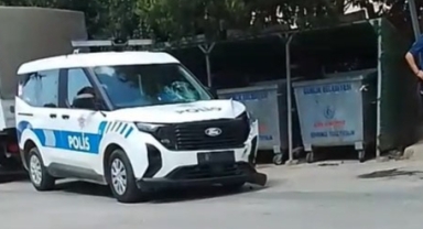 Polis'ten kaçan motosikletli polis otosuna çarptı