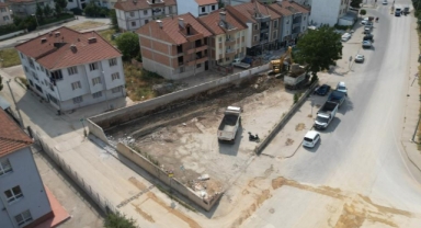 İnegöl'de atıl vaziyetteki boş alan otoparka dönüşüyor