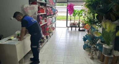 İnegöl’de zabıta çiçekçileri mercek altına aldı