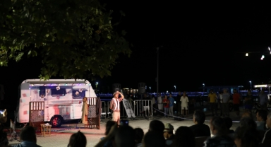 “Karavan Tiyatro“ Bursalılarla buluştu