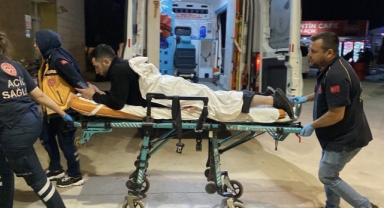 Kavgayı ayırmaya çalışan güvenlik görevlisi yaralandı