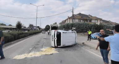 Kontrolden çıkan araç taklalar attı, 2 kişi yaralandı