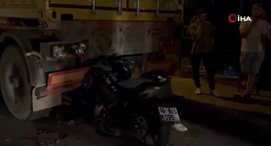 Motosiklet tıra ok gibi saplandı: 1 ölü, 1 ağır yaralı