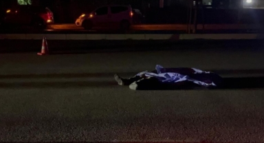 Otomobilin çarptığı adam hayatını kaybetti