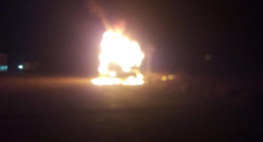 Seyir halindeki tır alev topuna döndü