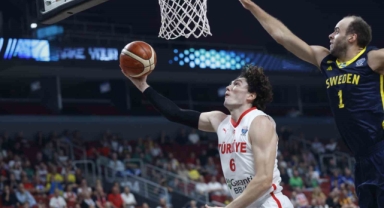 12 Dev Adam çeyrek finalde