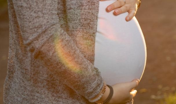 Anne-bebek bağını güçlendiren yöntem: Suda doğum