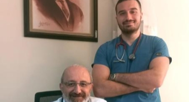 Baba oğul aynı hastanede görev yapıyor
