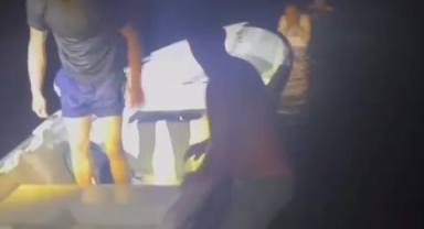 Batan balıkçı teknesindeki 3 kişiyi trafik polisi kurtardı