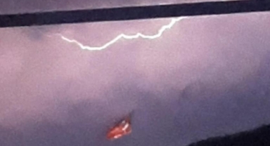 Bursa’da şimşekler geceyi aydınlattı