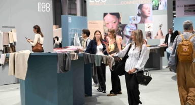 Bursa Kumaşları Paris’te görücüye çıktı