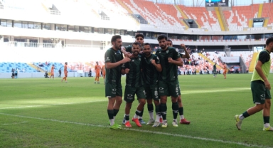 Bursaspor'dan Adana'da 6 farklı galibiyet