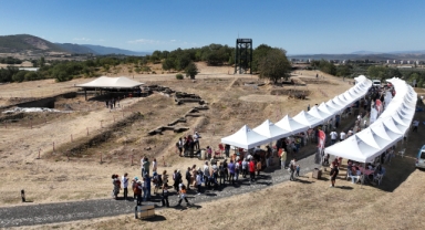 Çağlar öncesine festival tadında yolculuk
