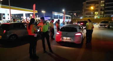 Dur ihtarına uymadı aracı bırakıp başka araçla kaçtı