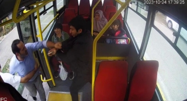 Engelli bireyi otobüsten indirip darp etmeye çalıştı