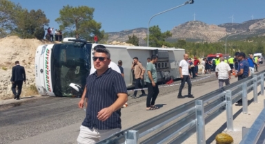 Freni patlayan kamyon karşı şeride geçti: 3 ölü 6 yaralı