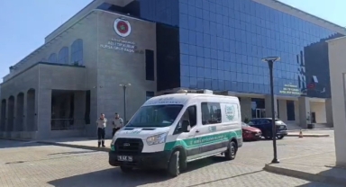 Halit Yukay'ın ellerini ve yüzünü balıklar yemiş