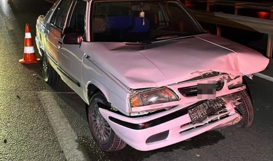 Karacabey'de bariyere çarpan sürücü yaralandı