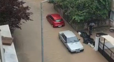 Kestel'i sağanak vurdu