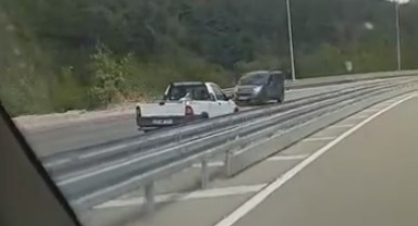 Kilometrelerce yolu ters şeritten gitti