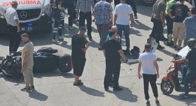 Otomobil ile çarpışan motosikletteki çift yaralandı