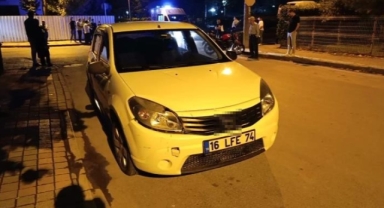 Otomobille elektrikli bisiklet çarpıştı: 1 ağır yaralı