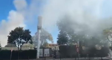 Restoranın çatısından yükselen dumanlar korkuttu