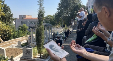 'Sanat Güneşi' Bursa’da mezarı başında anıldı