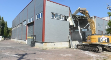 Tahtalı Mahallesi’nde 3 kaçak yapı yıkıldı