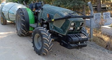 Traktörün altında kalan yaşlı kadın ağır yaralandı