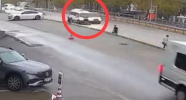 Yayaların ölümden döndüğü anlar kamerada