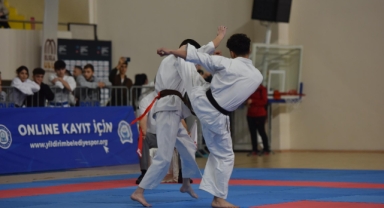 Yıldırımlı Karatecilerden madalya yağmuru