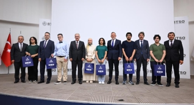 YKS’de dereceye giren Bursalı gençler BTSO’da ödüllendirildi