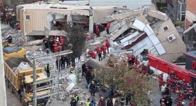 4 kişinin can verdiği enkazdan kahreden kare! 