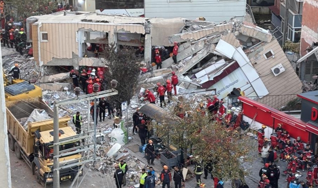 4 kişinin can verdiği enkazdan kahreden kare!