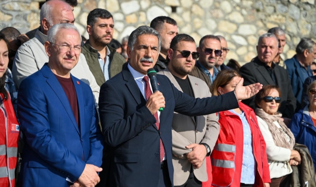 Başkan Deviren Gemlik Kafe önünde iddialara cevap verdi