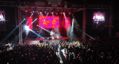 Bursa'da Buray'la 'Cumhuriyet' coşkusu