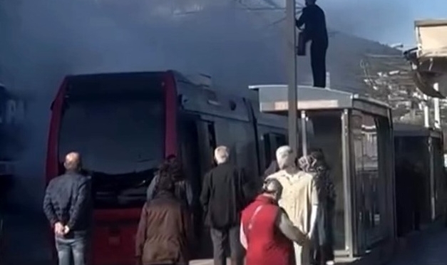 Bursa'da İpek Böceği tramvayında yangın paniği