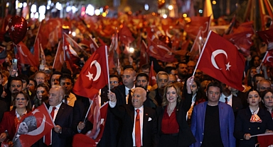 Bursa tek yürek Yaşasın Cumhuriyet