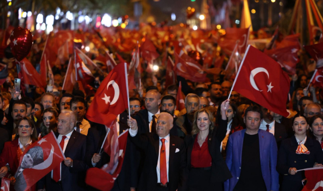 Bursa tek yürek Yaşasın Cumhuriyet