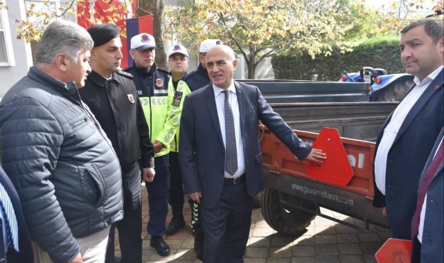 Bursa'da traktör kullanıcılarına ekipman desteği