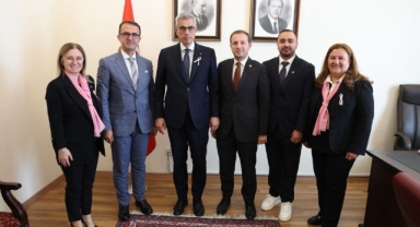 Bursa Kanserle Savaş Derneği’nden Sağlık Bakanı Memişoğlu’na ziyaret