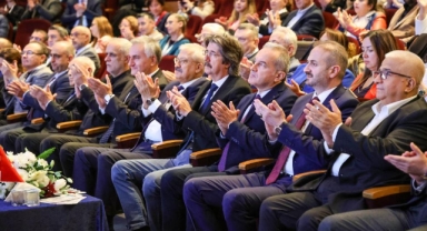 BUÜ'de geleceğin mesleki eğitimi görüşüldü