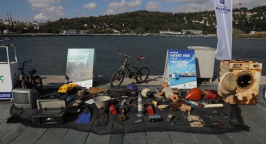 Denizden çıkan atıklar Marmara Forum’da sergilendi